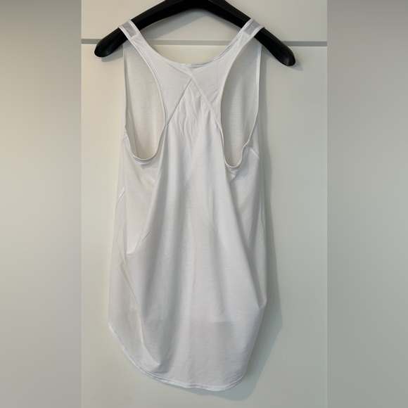 Lululemon - Picture 3 of 3